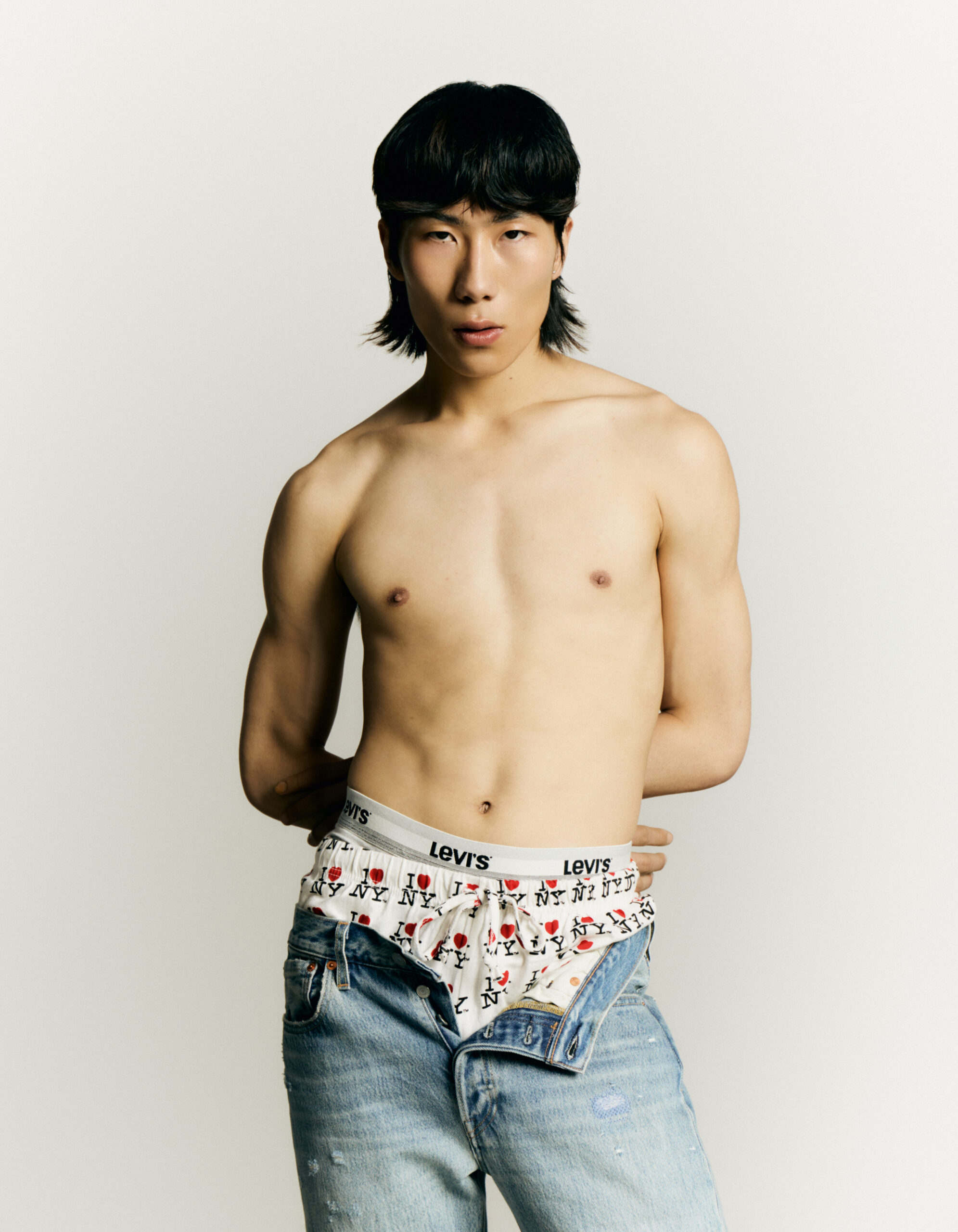 ICON MAGAZINE BY DANIEL GARZEE IN MADRID | Zerek Studio