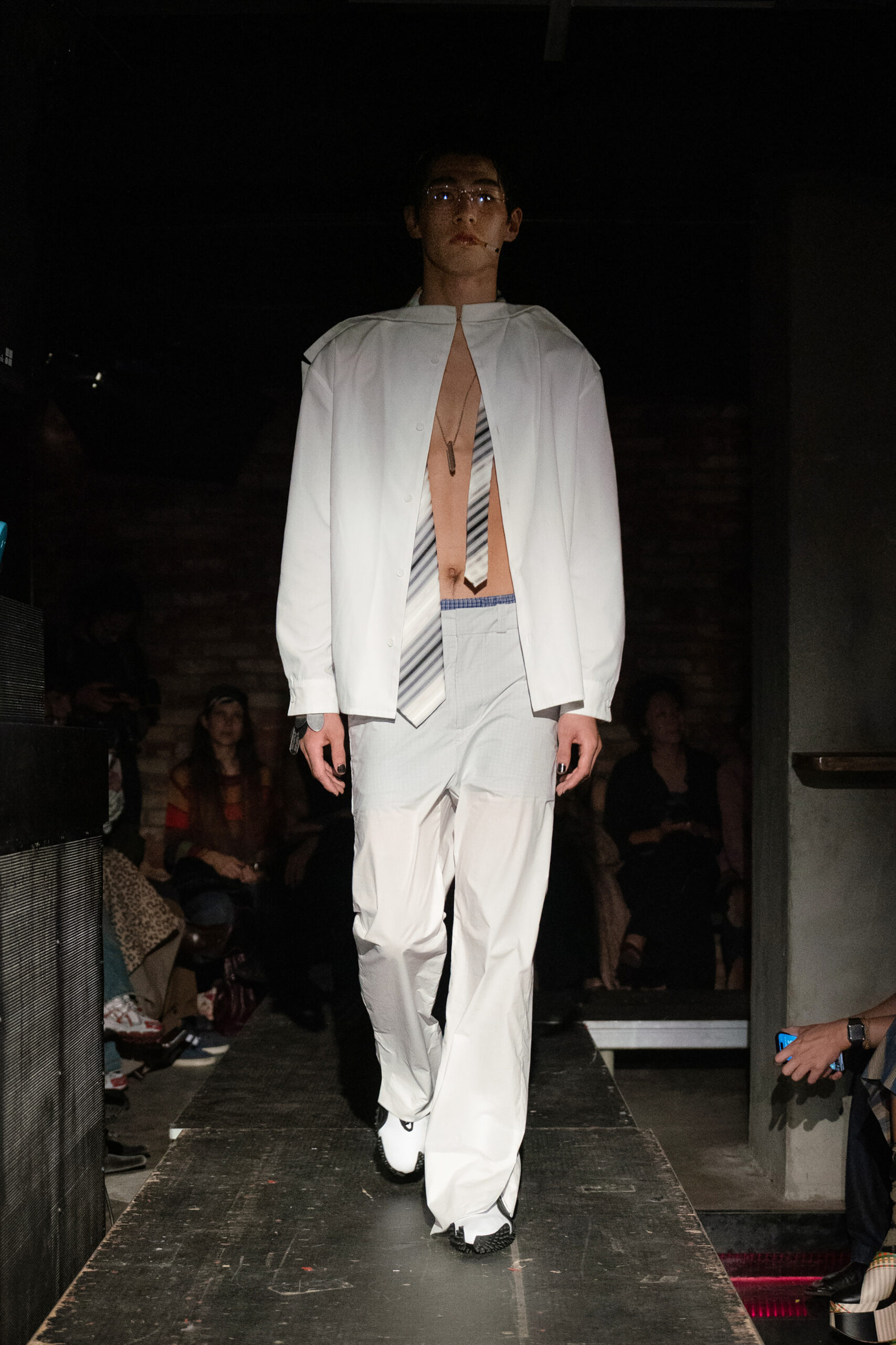 XIMONLEE SS25 RUNWAY IN SHANGHAI | Zerek Studio