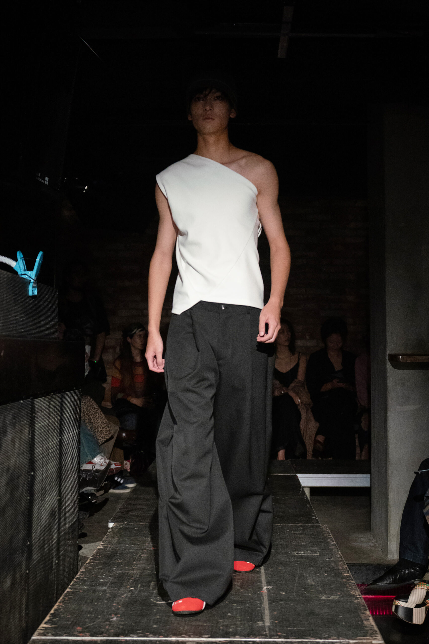 XIMONLEE SS25 RUNWAY IN SHANGHAI | Zerek Studio