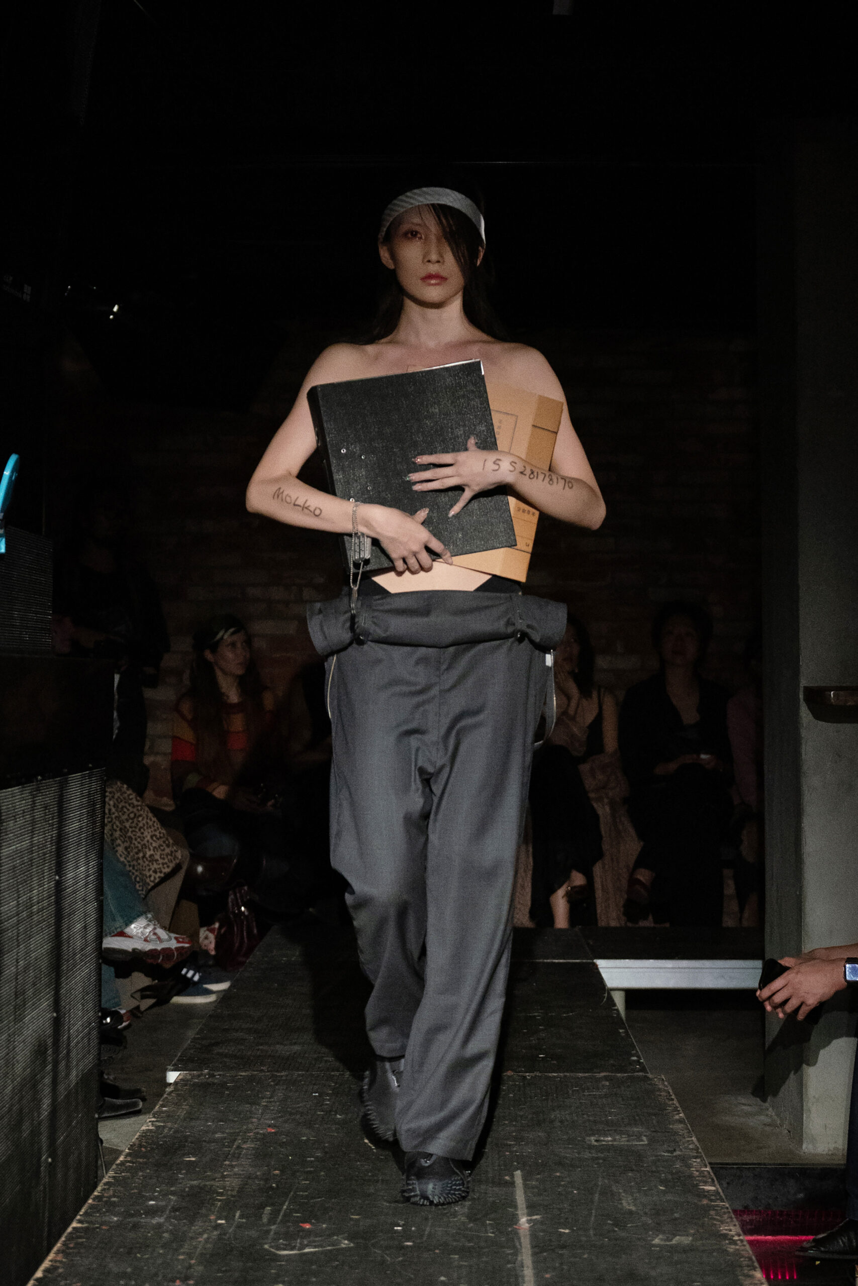 XIMONLEE SS25 RUNWAY IN SHANGHAI | Zerek Studio