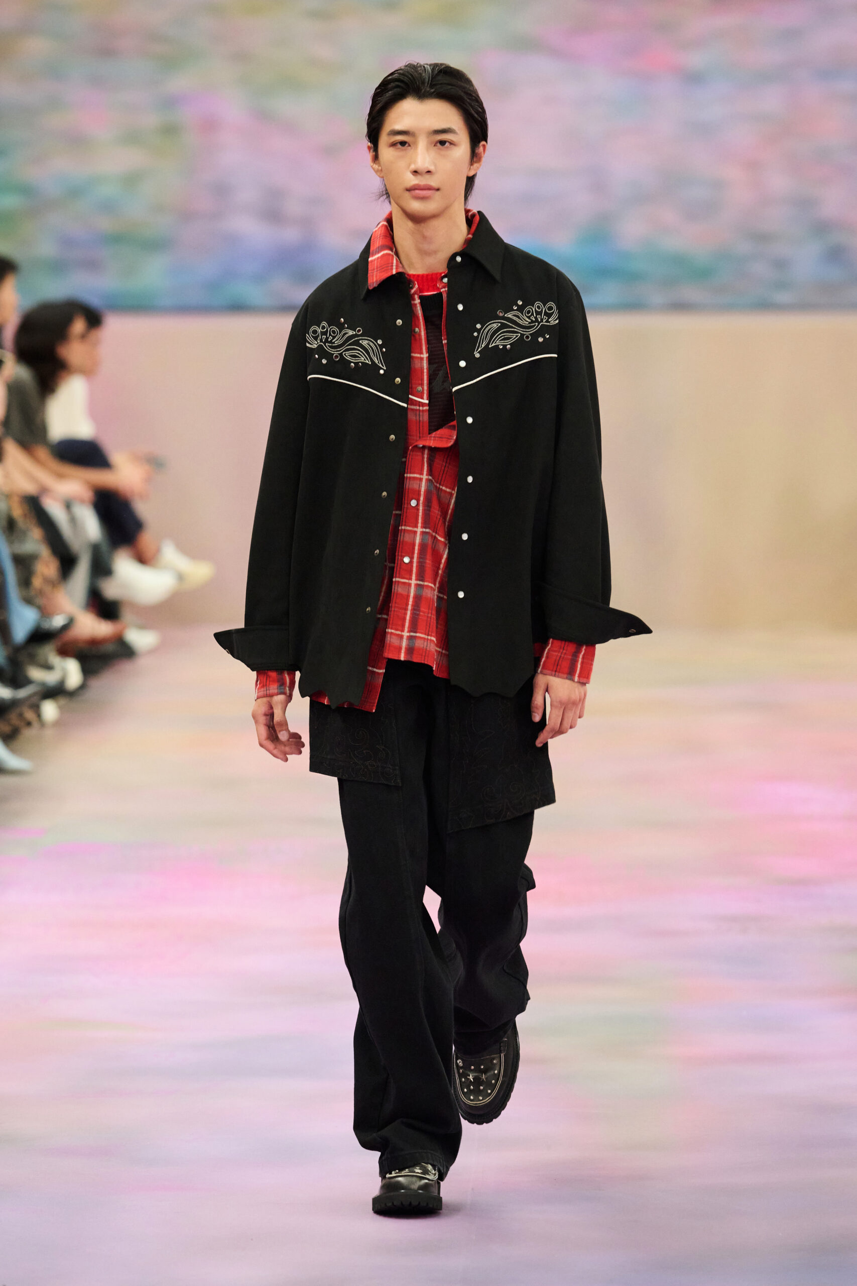 ANDERSSON BELL SS25 RUNWAY IN SHANGHAI | Zerek Studio
