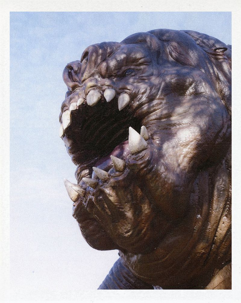 SIVASDESCALZO HOLIDAY CAMPAIGN | Zerek Studio