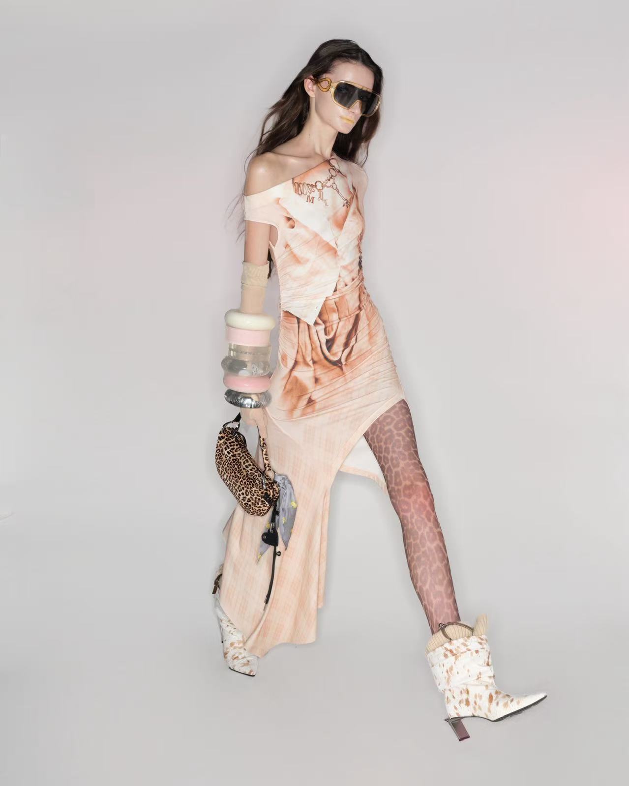 DAPHNE.LAB & MARRKNULL 25FW/26SS RUNWAY IN SHANGHAI | Zerek Studio